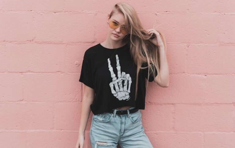 Stand Out from the Crowd: How to Express Your Humor with Graphic Tees